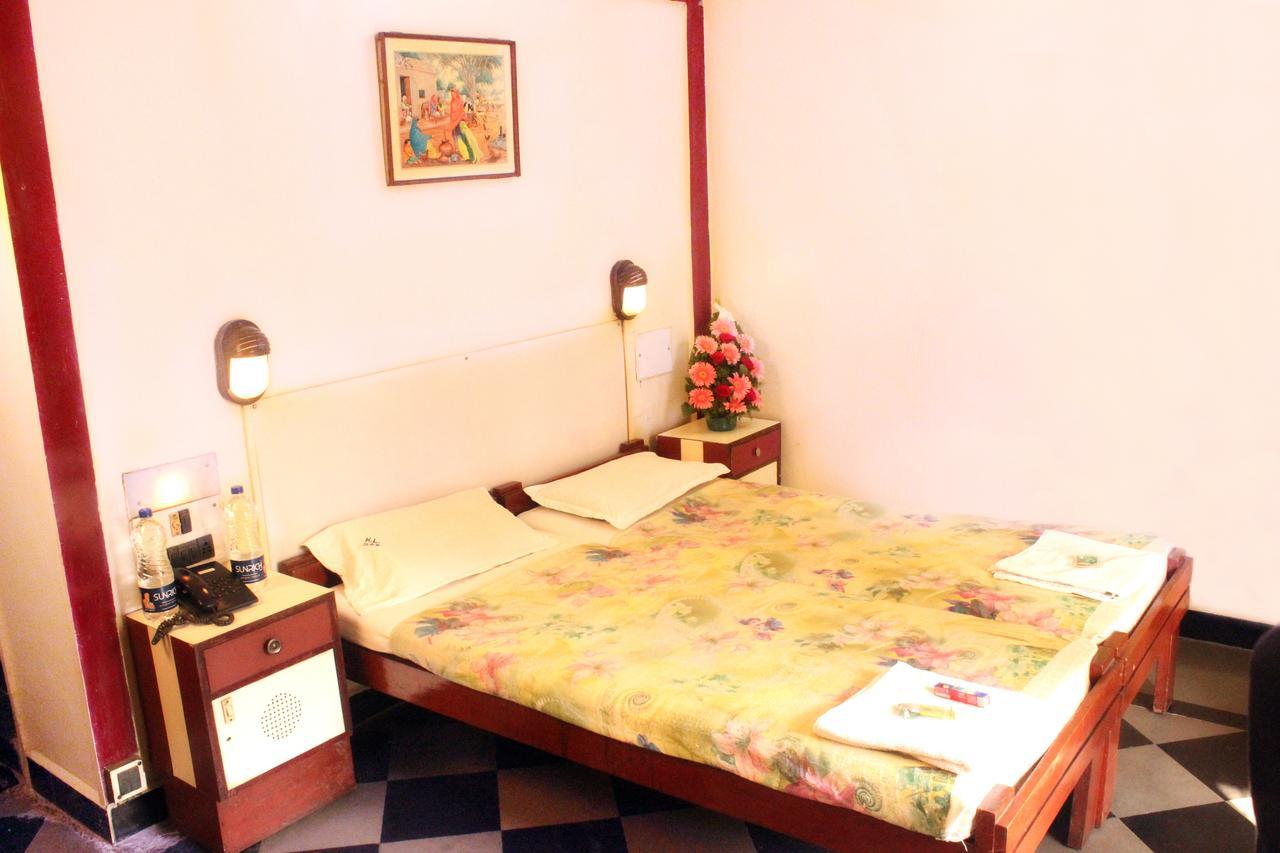 Homeland Hotel
